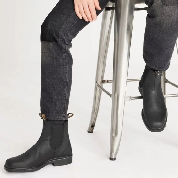 Blundstone Dark Leather Chelsea Boots main image 8